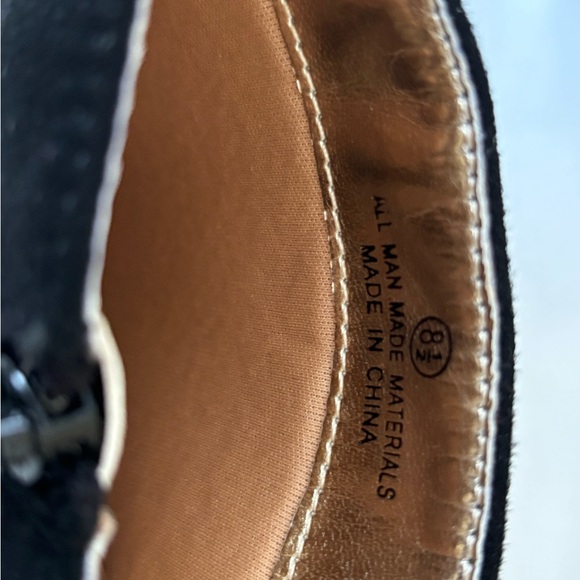 Fashion nova 8 1/2 booties. - Picture 4 of 10